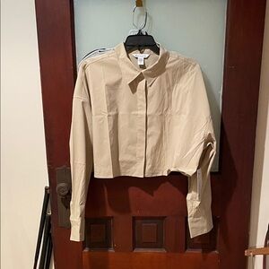 Athleta Midday Ultra Cropped Shirt